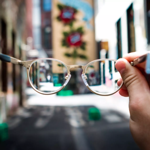 What are the most common everyday uses for polycarbonate